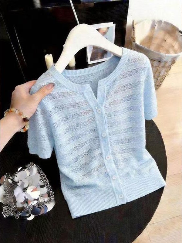 Áo len dệt kim cổ tròn tay ngắn, phom dáng ôm nhẹ, hàng mới mùa hè — màu xanh nhạt