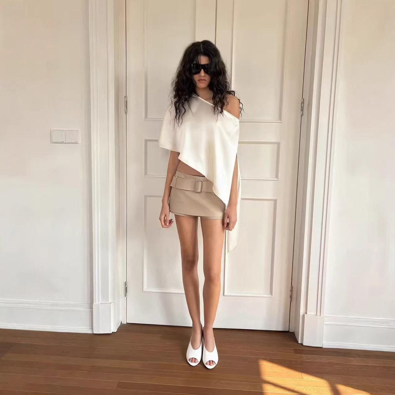 Rarely Al1* 2026Ss Relaxed Niche Design Quiet Luxury Style Satin Asymmetrical Off-Shoulder Blouse Top