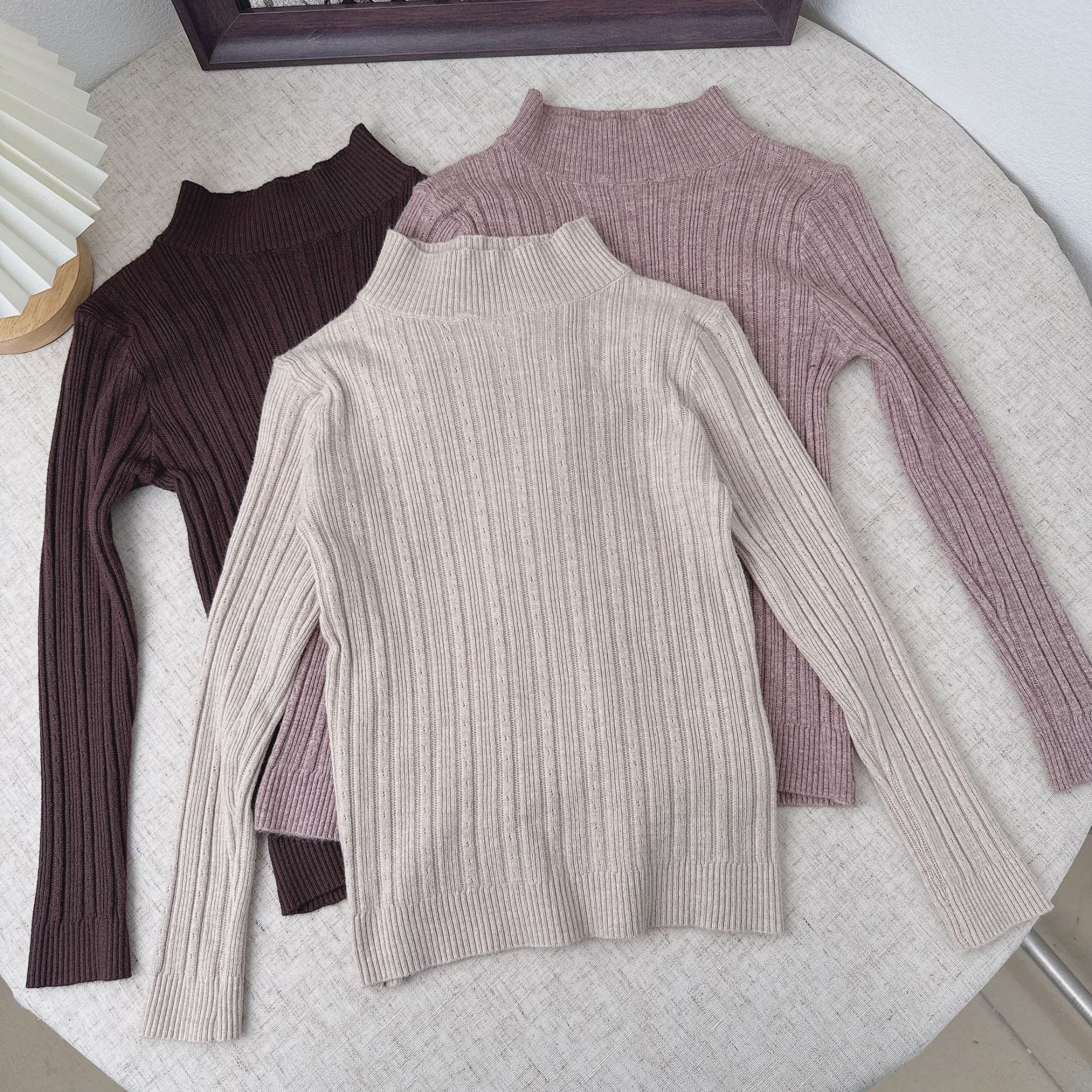 Suéter de niñas 2026 niños otoño invierno nuevo pullover de punto fondo suéter de cuello medio alto de bebé chaqueta de aire exterior