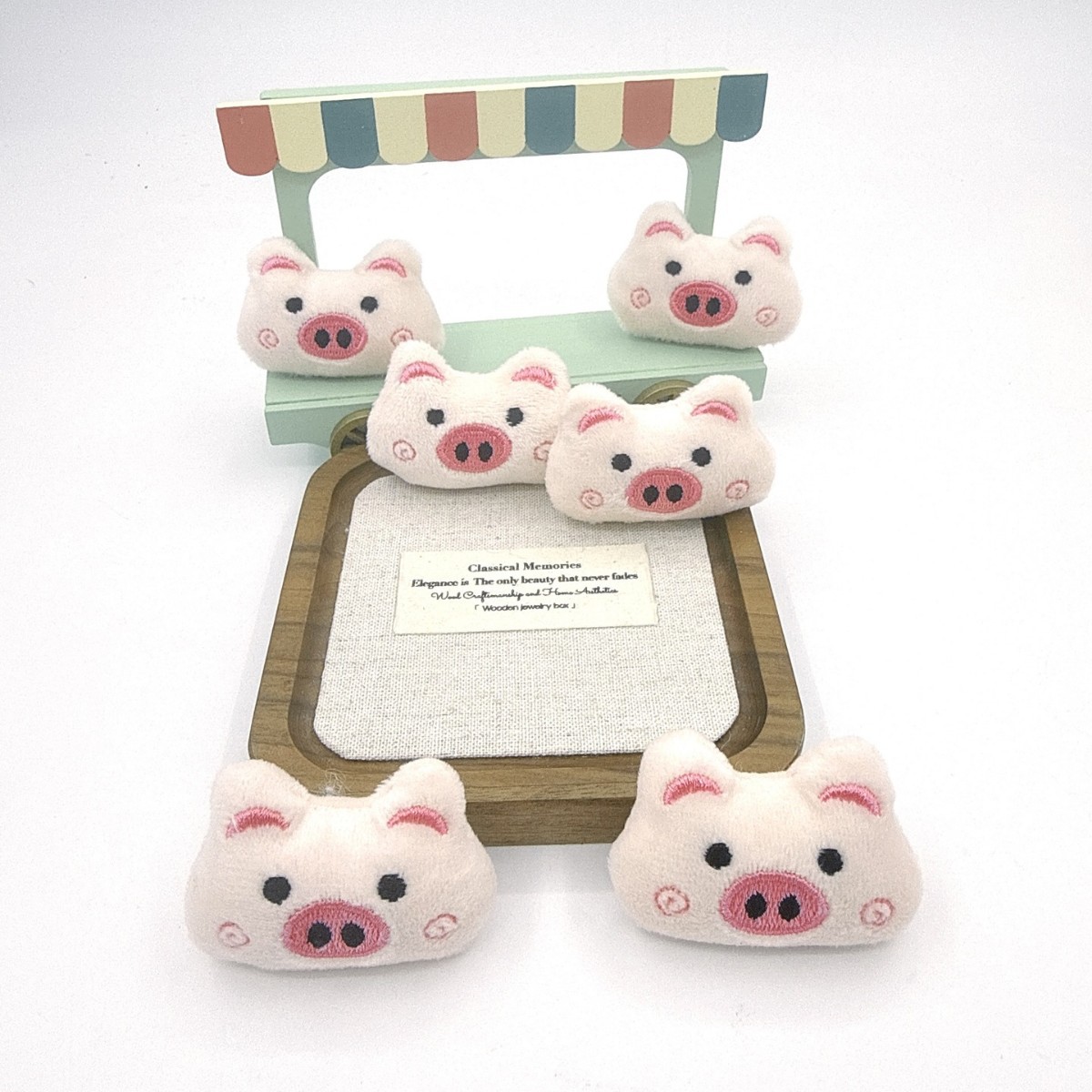 Cartoon velvet brooch