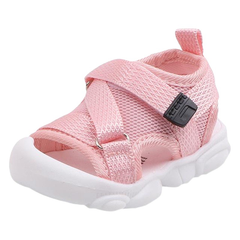 Zapatos para niños pequeños sandalias 2024 verano nuevo estilo niña bebé Baotou sandalias de playa sandalias deportivas para niños al por mayor