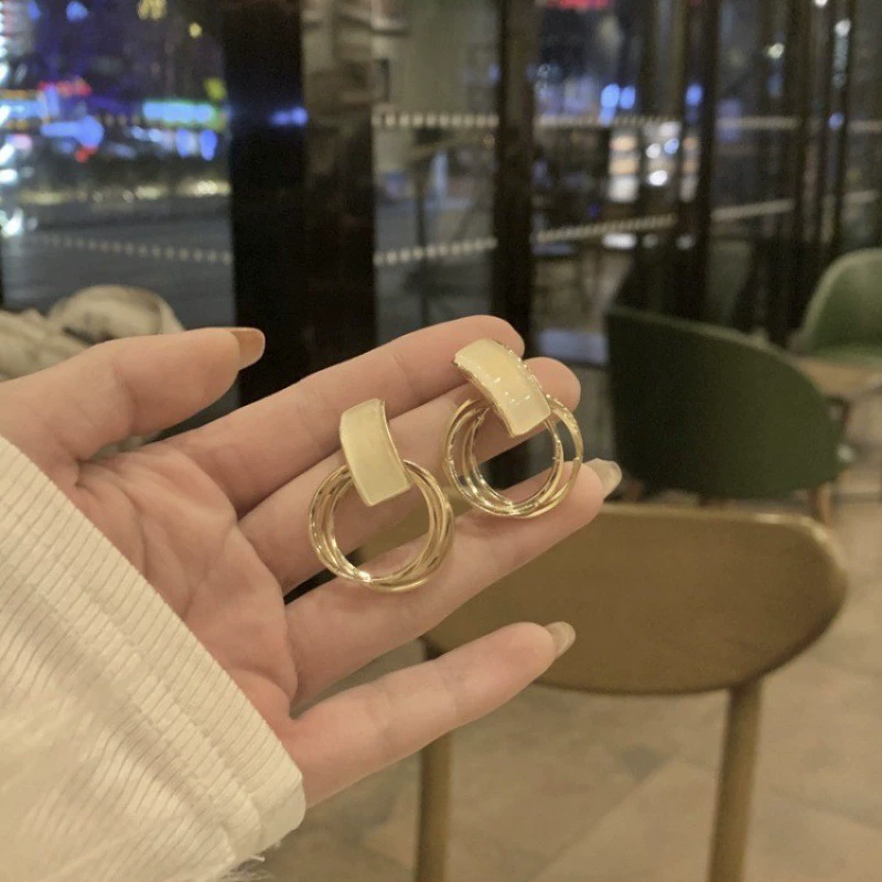 Серебряные серьги с иглой, серебро 925, акценты циркония и кошачий глаз, микроинlay, лёгкие 0.008 кг