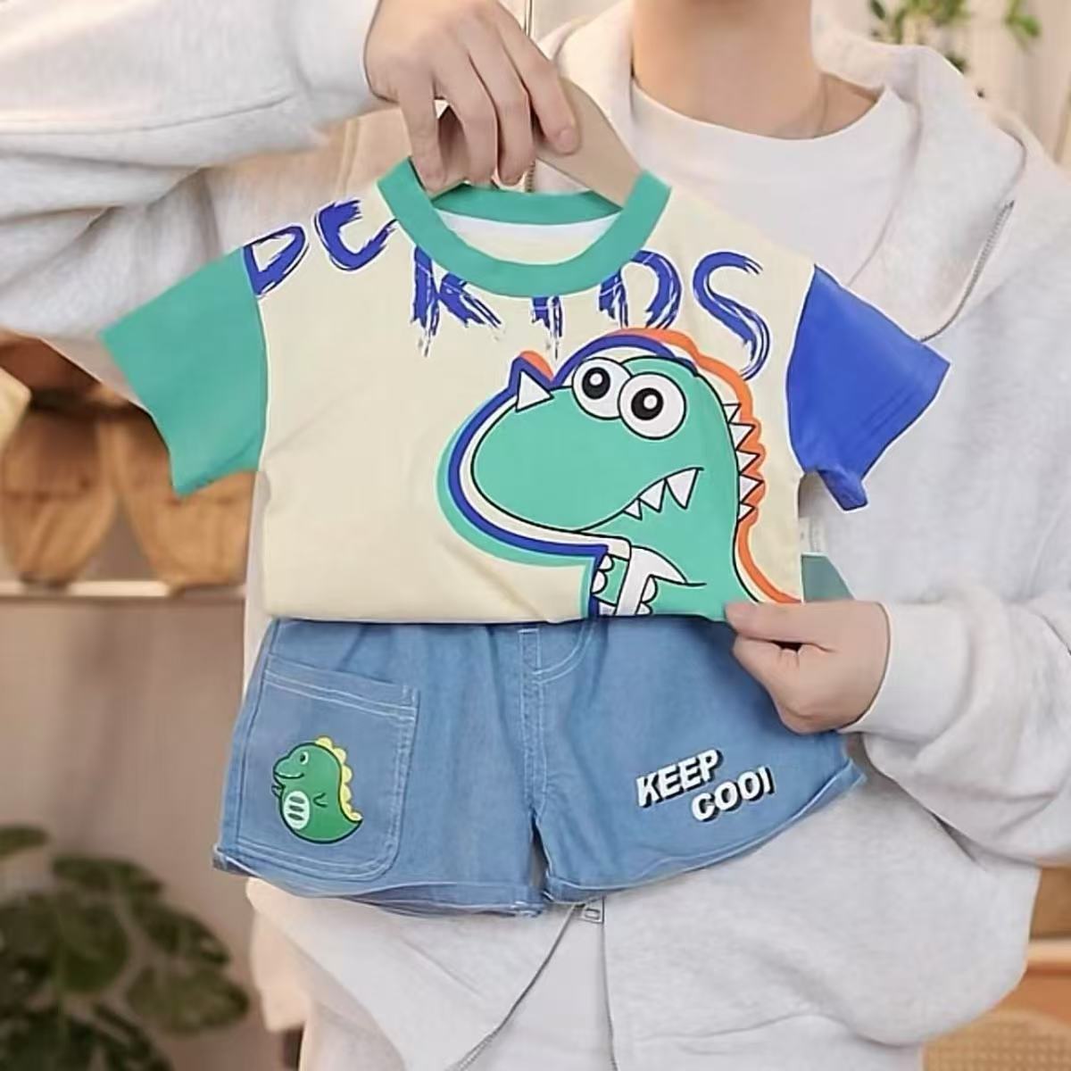 Boys Short-Sleeved Suit 2025 Summer Style New Baby Summer Shirt Kidsren's Clothing Two-Piece Set