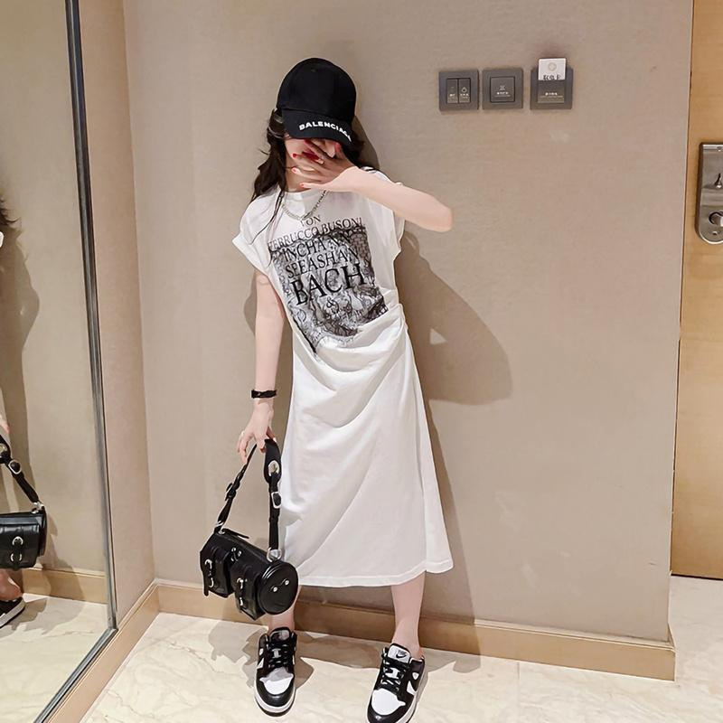 Vestido de verano para niñas 2024 nuevo estilo estilo occidental vestido de princesa delgado para niños falda negra de manga corta para niñas