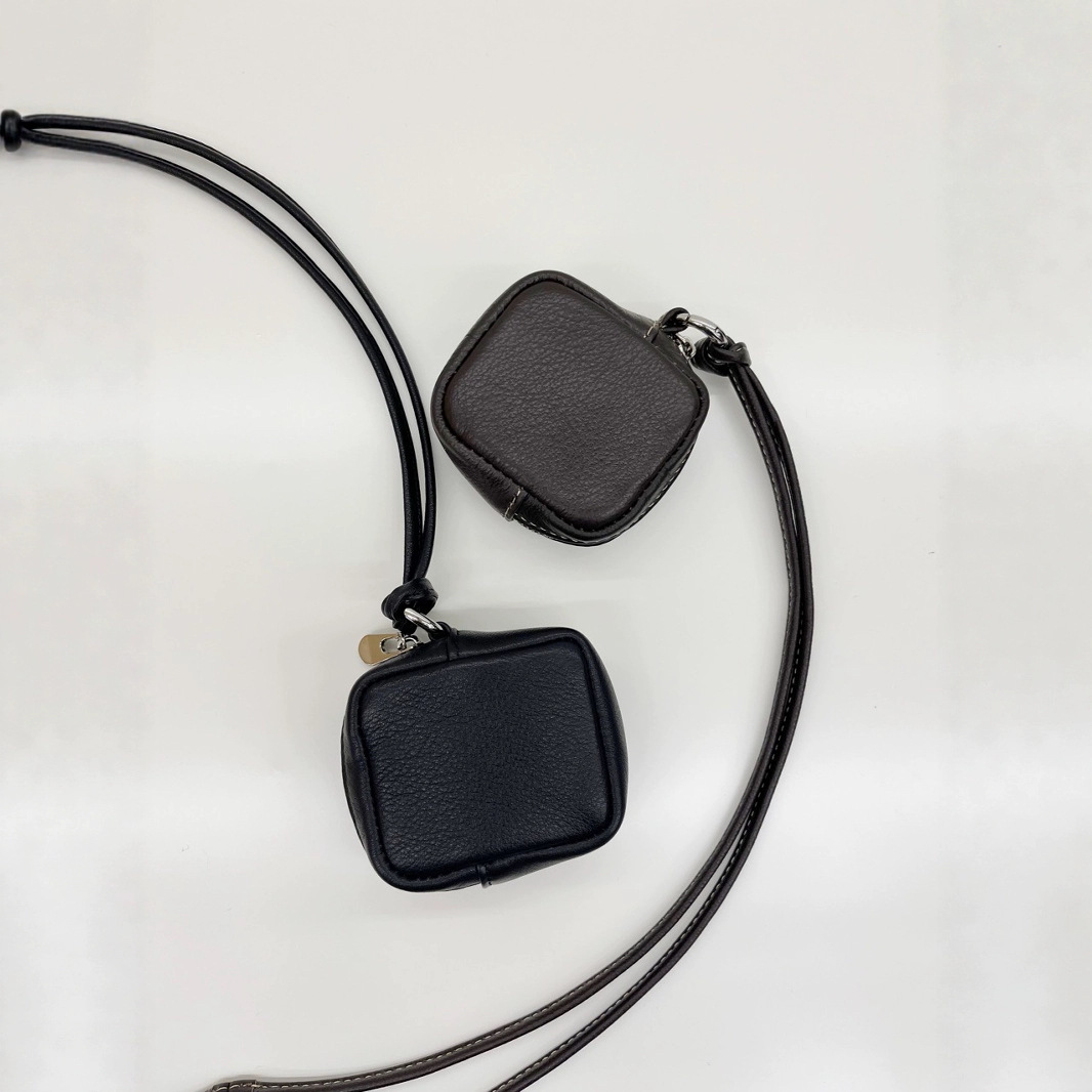 Genuine Leather Earphone Pouch Coin Purse Tofu Bag Neck-Hanging Mini Crossbody Small Bag Lipstick Storage Bag Versatile Fashion High-End