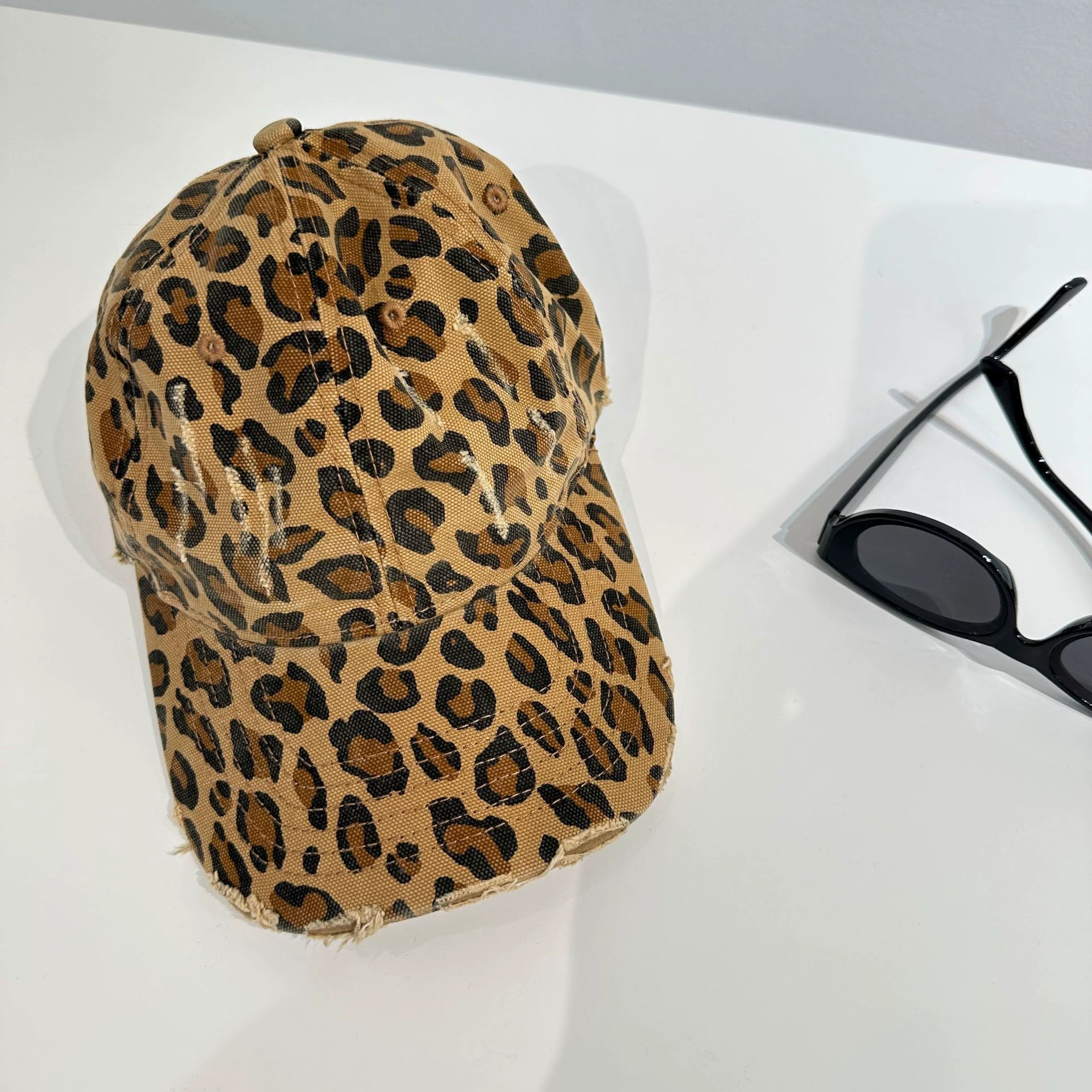 Распродажа, без возврата или обмена! Распродажа, без возврата или обмена! Летний солнцезащитный козырек и солнцезащитная шляпа, утягивающая кепка-утконос.