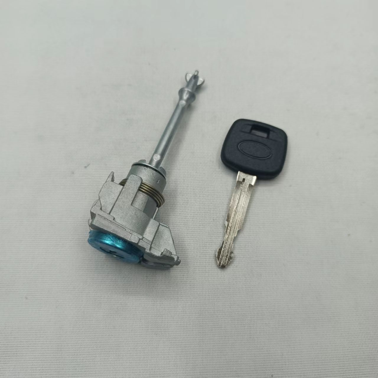 Adecuado para 13 Subaru puerta cerradura cilindro exterior Subaru cilindro de bloqueo
