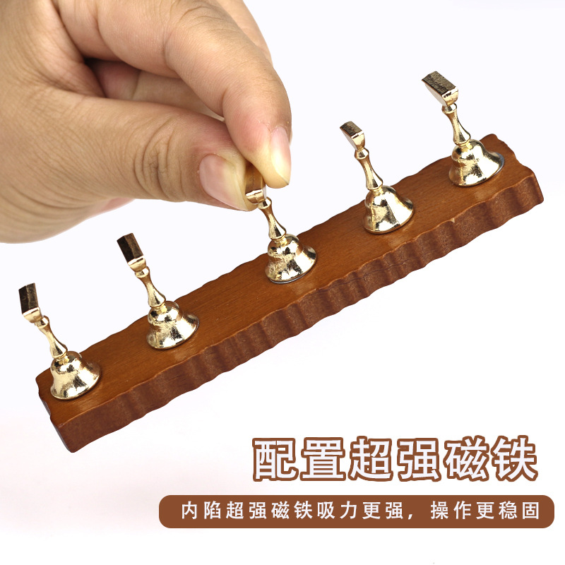 Pequeño libro rojo explosivo base de madera de aspiración de manicuras piezas de ajedrez de manicuras para principiantes manicurista fijo marco de práctica de manicuras