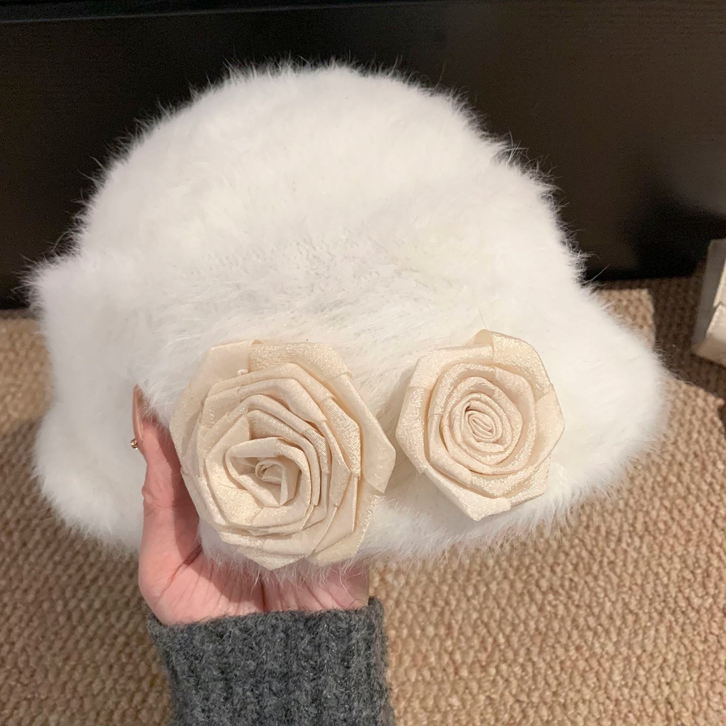 New Camellia Plush For Women Winter French Hepburn Style Elegant Beret Warm Exotic Lady Hat_voghion.com