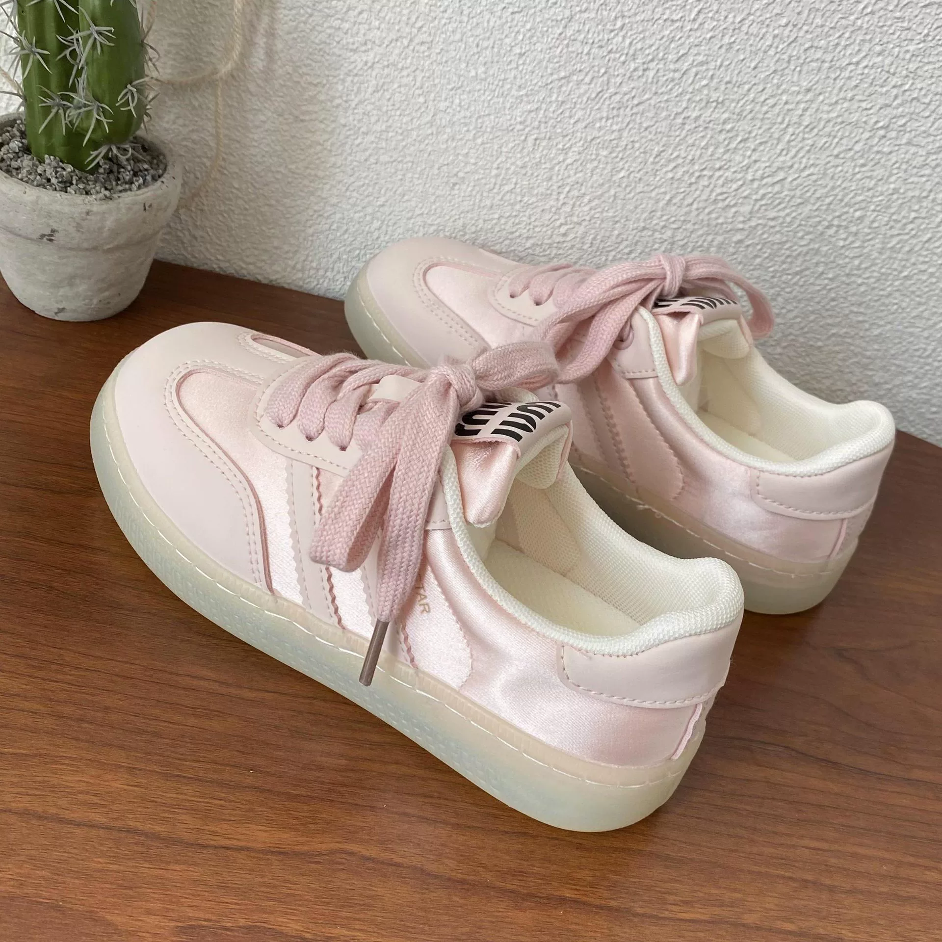 Dexun Shoes Женские туфли 2024 летняя новая мода плоская подошва тонкие комфортные повседневные спортивные походные ботинки 5286