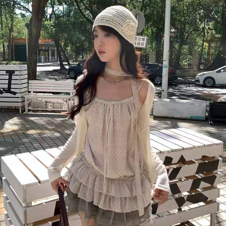 Korean-Style Sweet Floral Layered Camisole for Women, New Spring Style, Loose Slimming Sleeveless Top Two-Piece Set Wholesale Korean-Style Sweet Floral Layered Camisole for Women, New Spring Style, Loose Slimming Sleeveless Top Two-Piece Set Wholesale