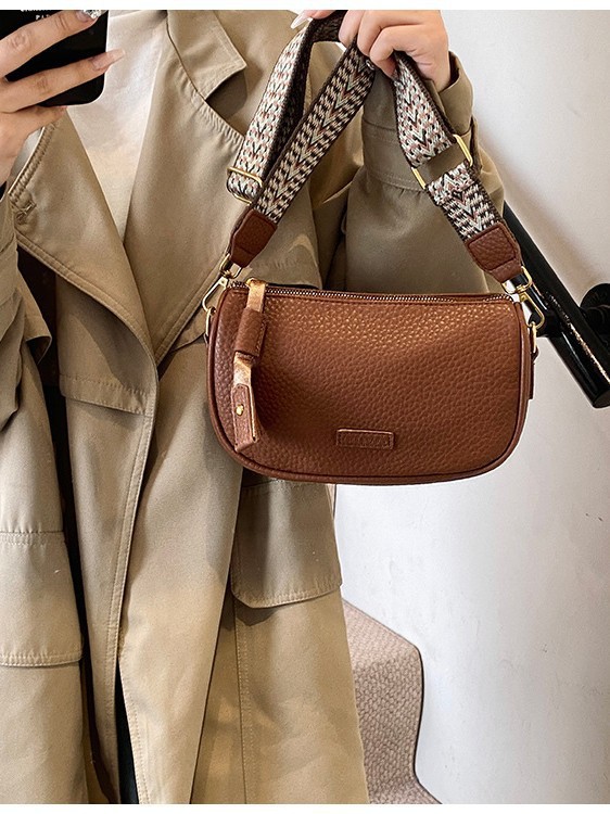 Nuevo bolso popular transfronterizo nuevo bolso de almohada retro de moda para mujer bolso de mensajero de un solo hombro simple de alta gama de todos los partidos