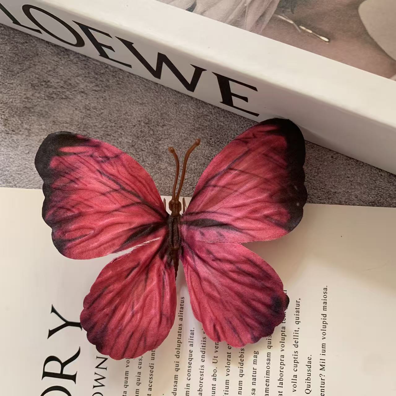 검정 테두리 핫핑크