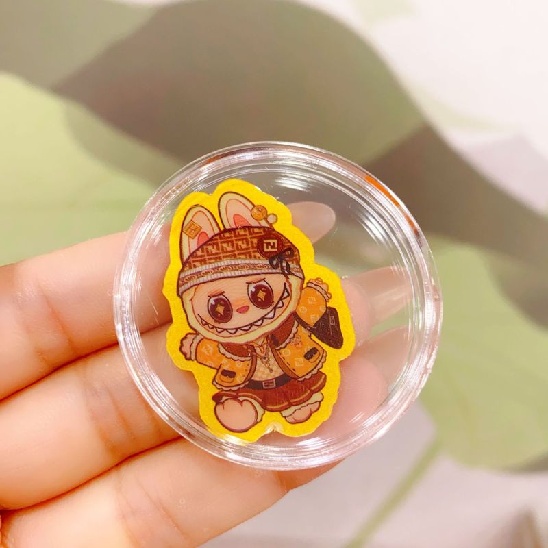ラブブ labubu 携帯電話ステッカー 2mg 漫画かわいい新年幸運の色金フレーク水貝 999 純金卸売|undefined