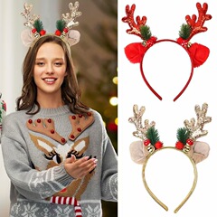 クリスマスの髪飾りが可愛いヘラジカの角の鈴がキラキラしています。