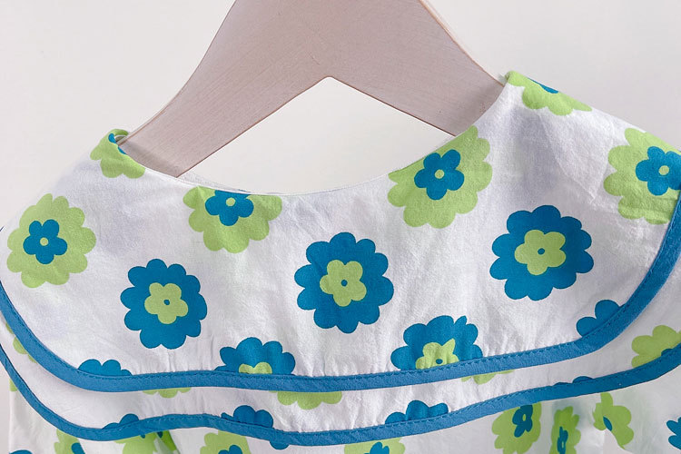 蓝花双领衬+波点蝴蝶结牛仔