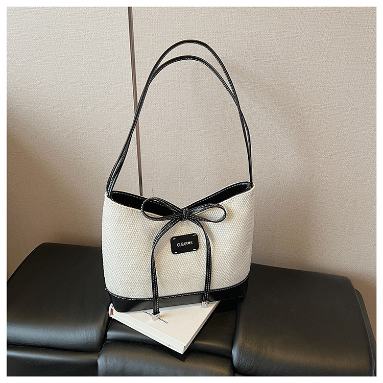 Simple and large-capacity tote bag for women 2025 new style in a two-color Korean-style casual underarm bag with a bow, fashionable and sweet undefined
