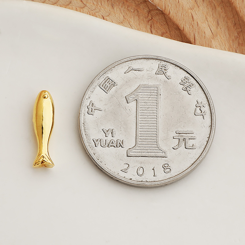 Fish Pattern 1 Piece 3.3*11.7mm 4*14.5mm 925 Sterling Silver Fish Polished DIY Ornament Accessories Beads