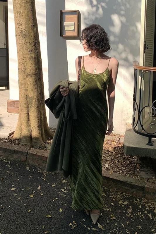 酒午2025夏夏季新打底裙收腰显瘦丝绒吊带连衣裙感礼服长裙女|undefined