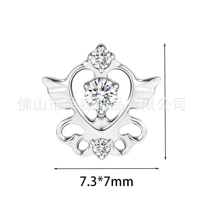 Labret piercing jewelry detail image