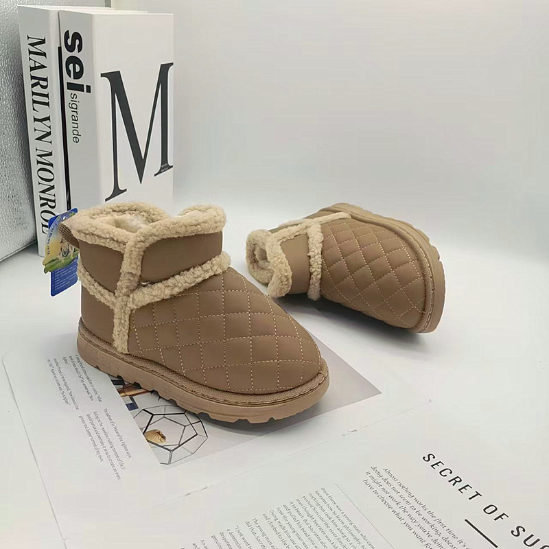 34-39 Tamaño de invierno de niños botas de nieve 2025 nuevas botas cortas para niños con botas de algodón gruesas para bebés calientes