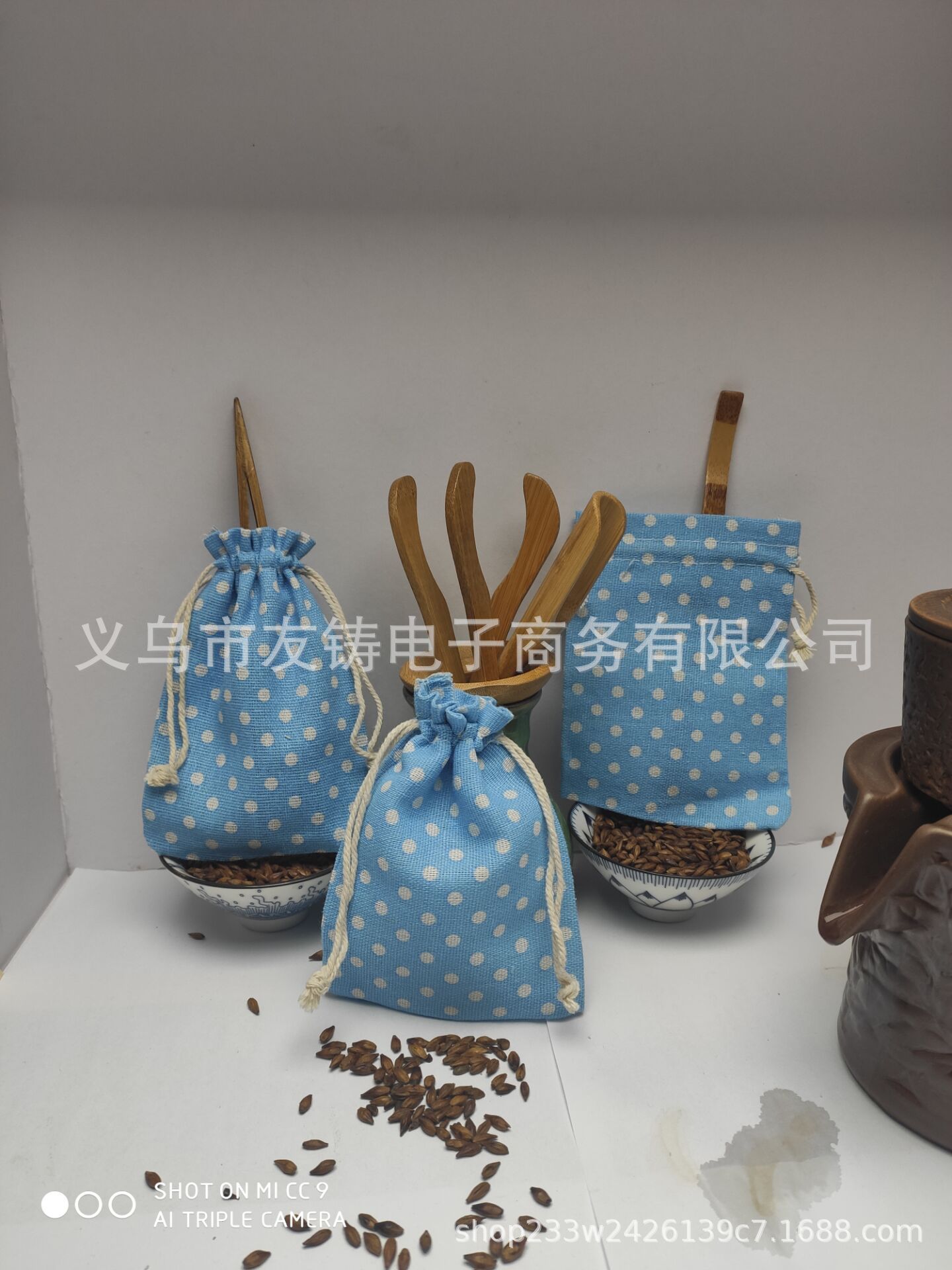 10*14cm蓝色圆点束口袋礼品袋花棉布袋中草药驱蚊包装袋详情3