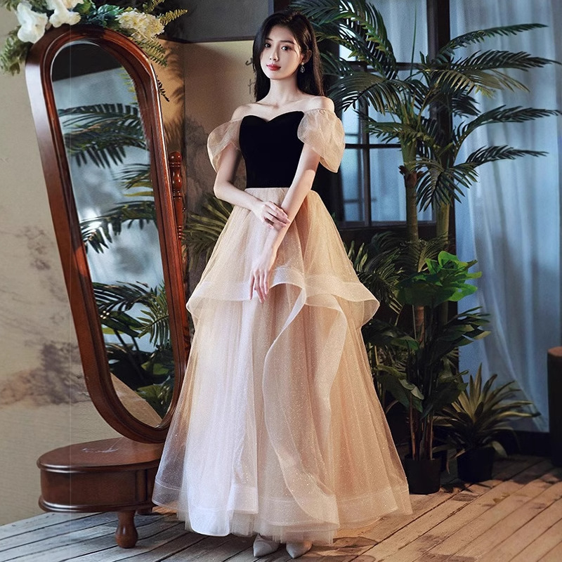 Princess at large Champagne Elegant Evening Gown Women's High-end Square Collar Bubble Short-sleeved dress Tutu Yarn Gown
