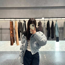 潮牌25ss秋冬新款牛仔短款羽绒服外套复古时髦搭配上蓝色毛领棉