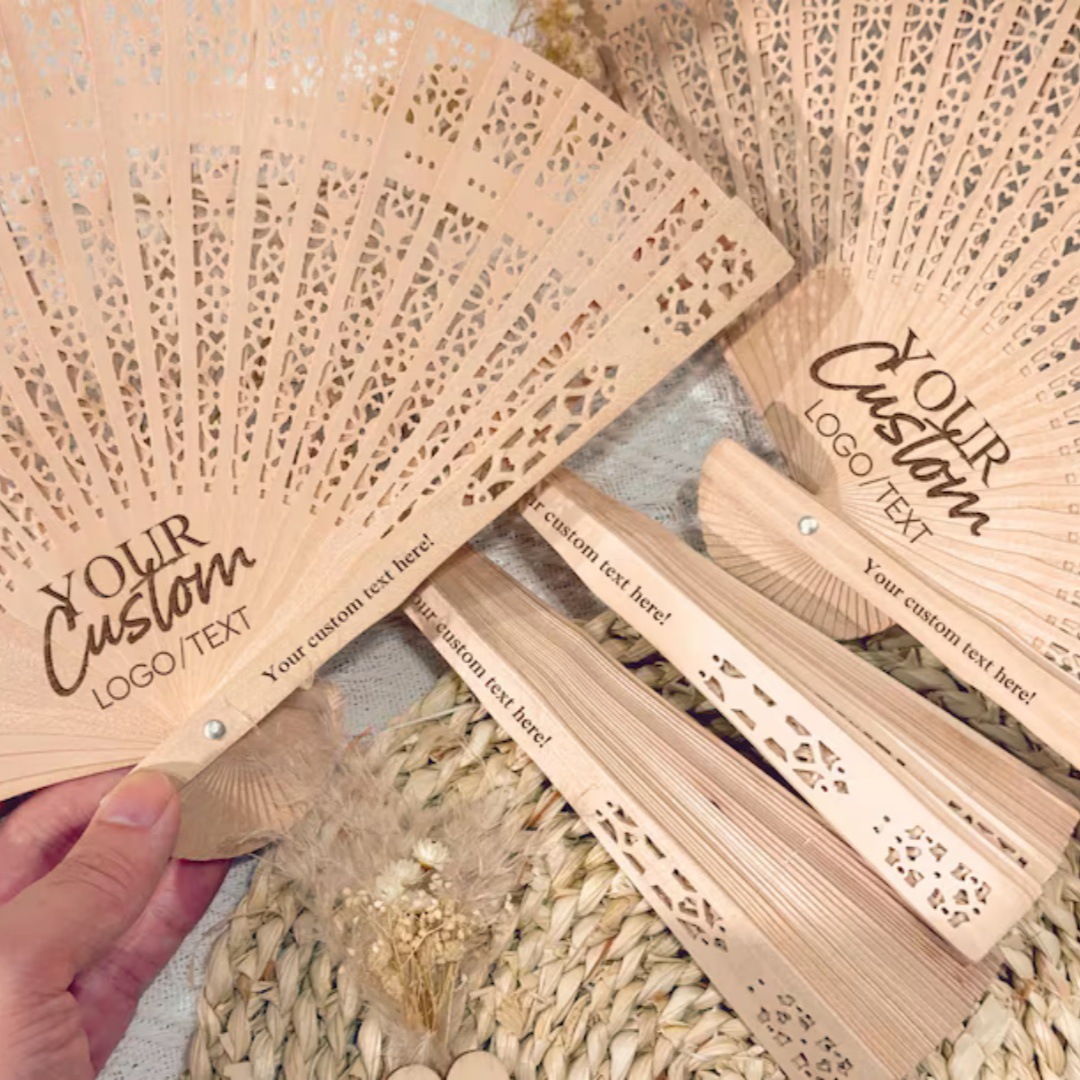 Personalización personalizada logotipo de texto ventilador de madera retro hueco diseño de regalo de negocios ventilador de promoción