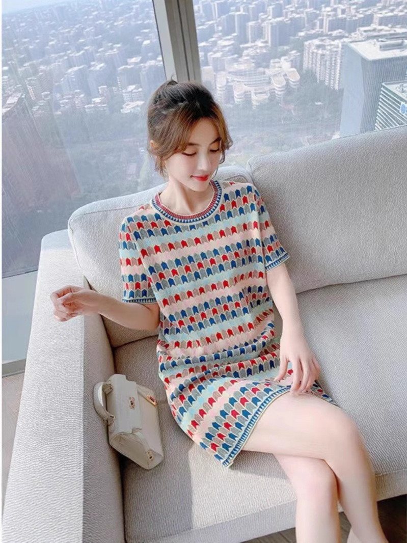 Đầm suông nữ midi họa tiết hoa in phong cách Pháp tình đầu — màu sắc
