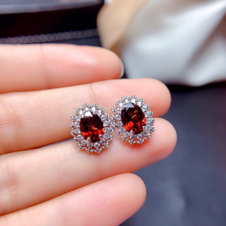 Damen Ring Ovaler Synthetischer Rubin Im Europäischen Stil_voghion.com