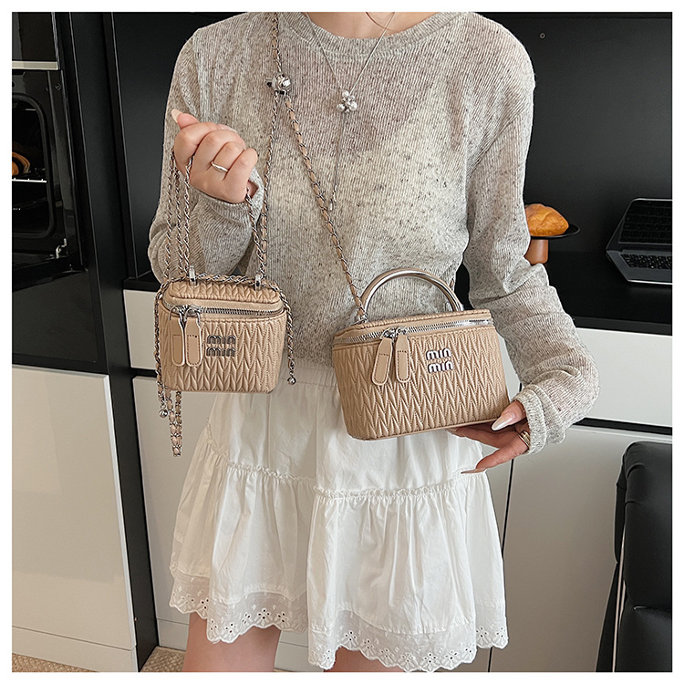 Soft surface pleated bucket bag for women, 2025 new style hand-held hard shell cosmetic box bag, crossbody single-shoulder mobile phone bag undefined