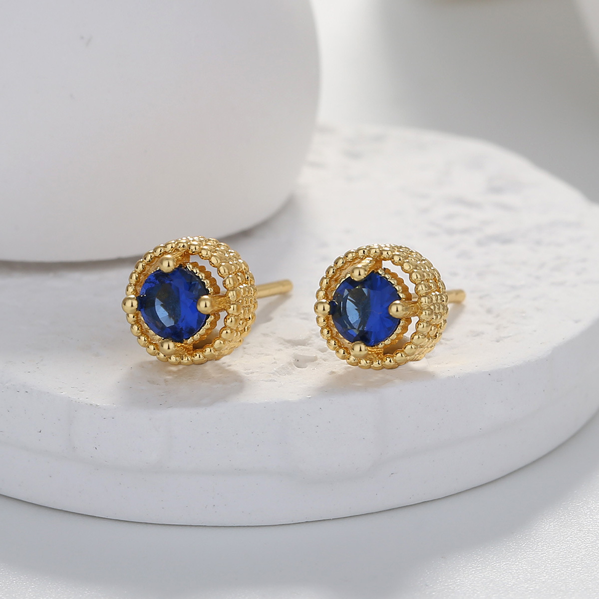 1 Pair Simple Style Round Inlay Copper Zircon Ear Studs display picture 4