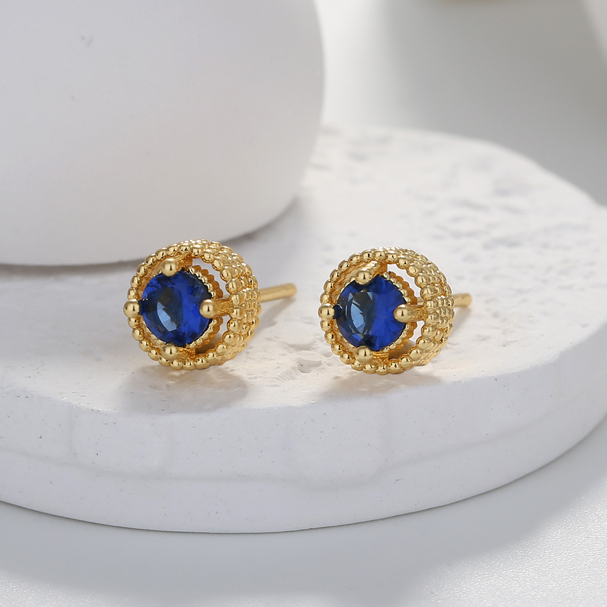French Palace Style Round Simulation Stud Earrings For Women_voghion.com