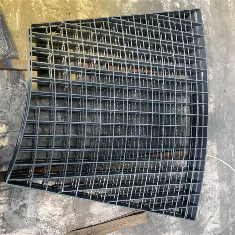 Placa de rejilla de acero galvanizado en caliente escalera cubierta de canal 304 placa de rejilla de acero inoxidable