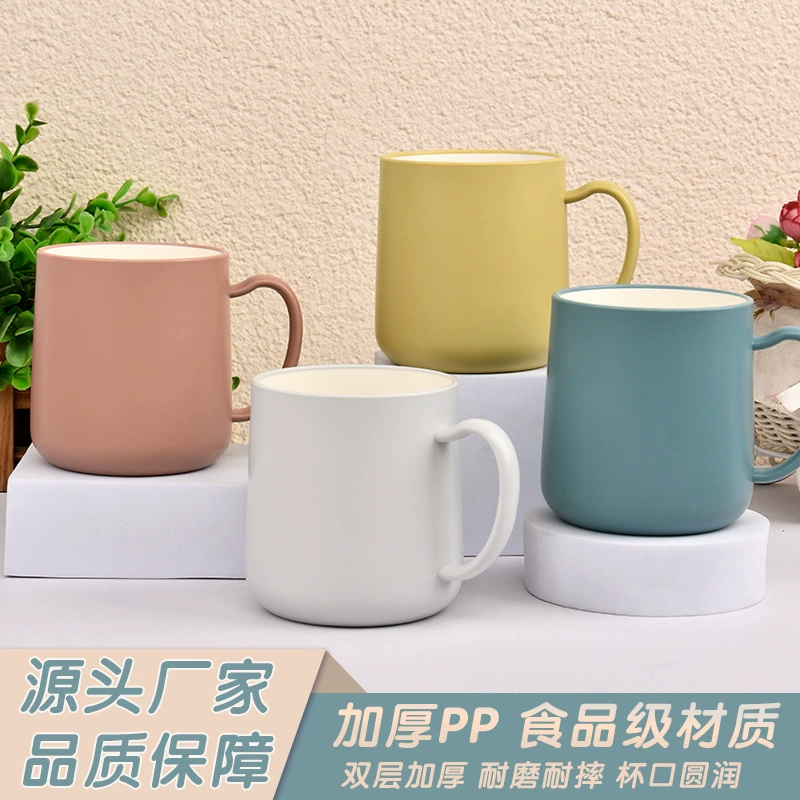 Чашка для полоскания рта. Чашка для чистки зубов.