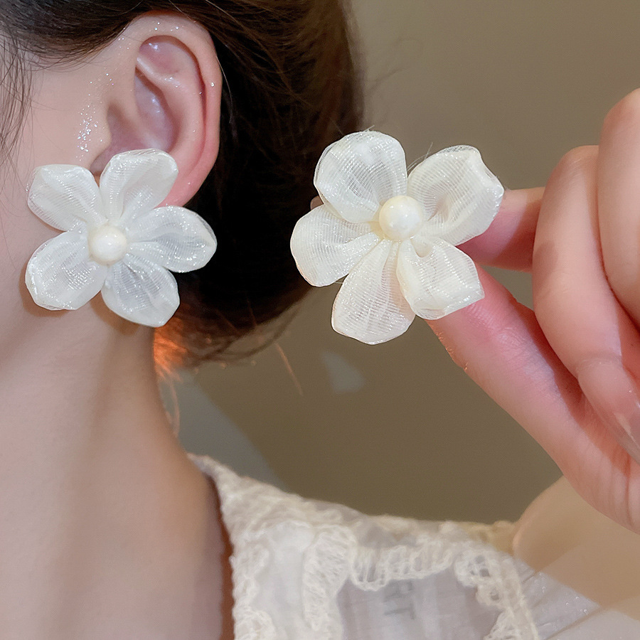 Pendientes de borla de flores de hilo de malla de tela de aguja de plata Pendientes dulces y frescos Pendientes de todo fósforo de moda Sensación de alto nivel de nicho