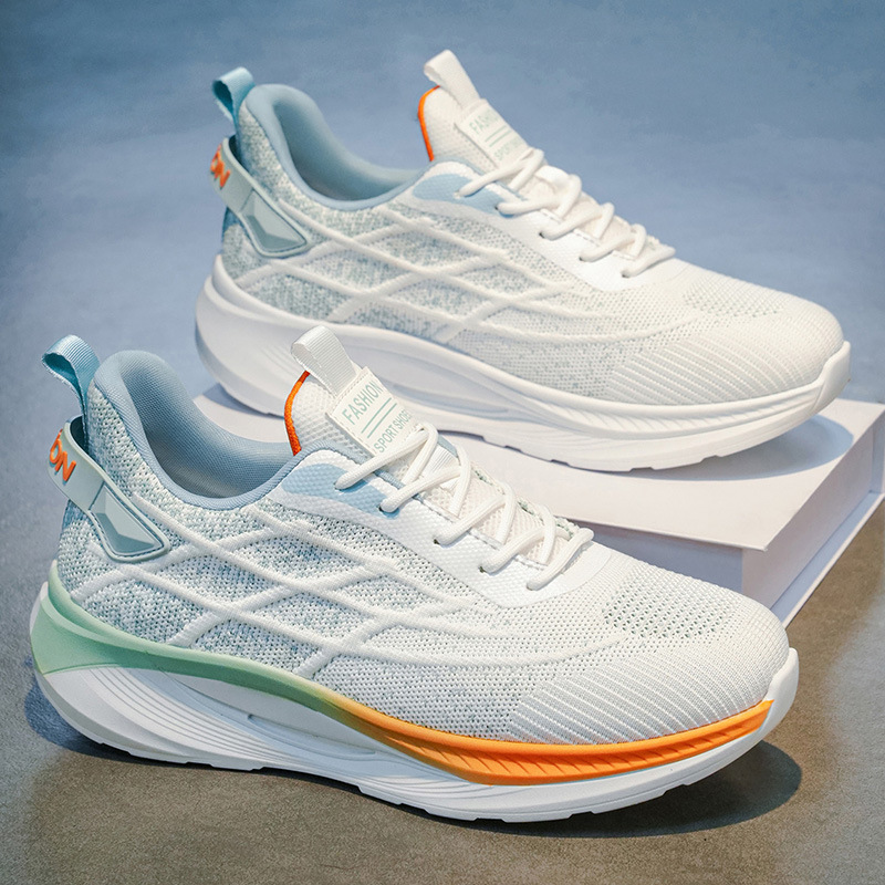 Zapatos de hombre 2026 nuevos zapatos de verano transpirables de tela de malla casuales para correr amortiguador de altura zapatos de papá blanco pequeño