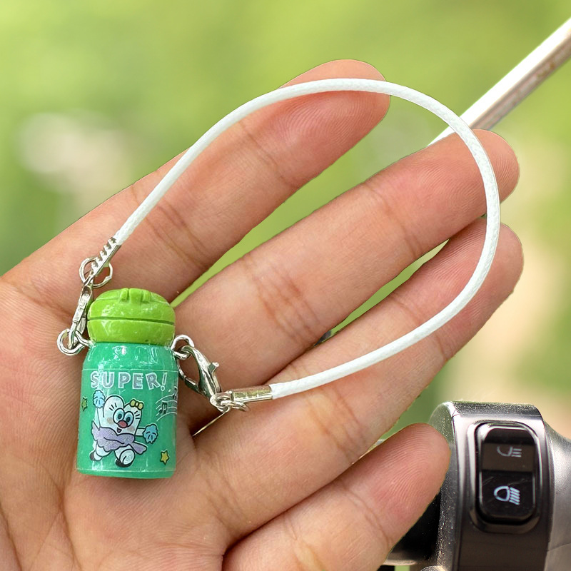 Mini botella de agua termo colgante lindo pequeño biberón accesorios de muñeca diy accesorios de taza de agua al por mayor dibujos animados