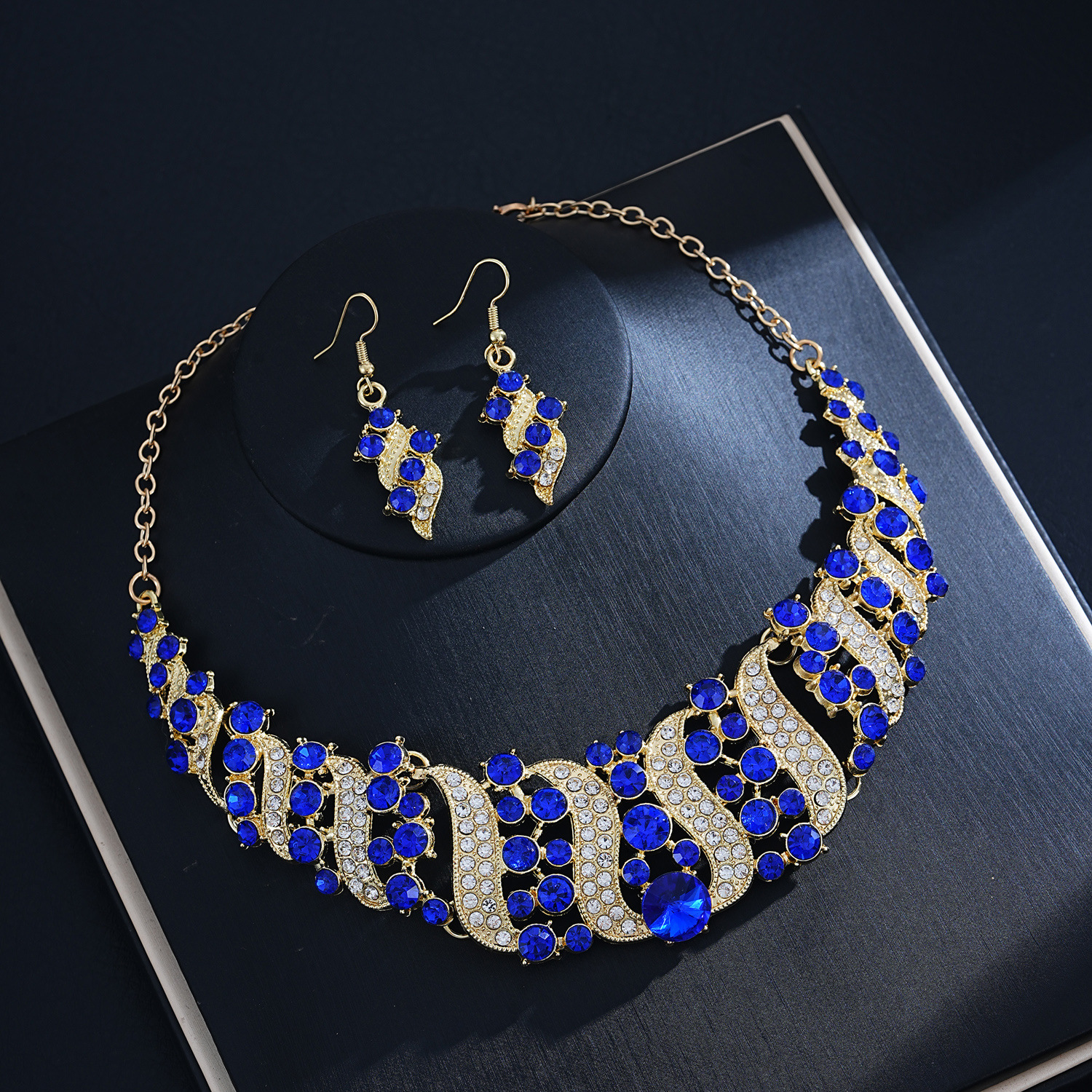 Collar de diamante dulce conjunto de pendientes de dos piezas moda temperamento cadena de clavícula joyas de boda perlas pendientes