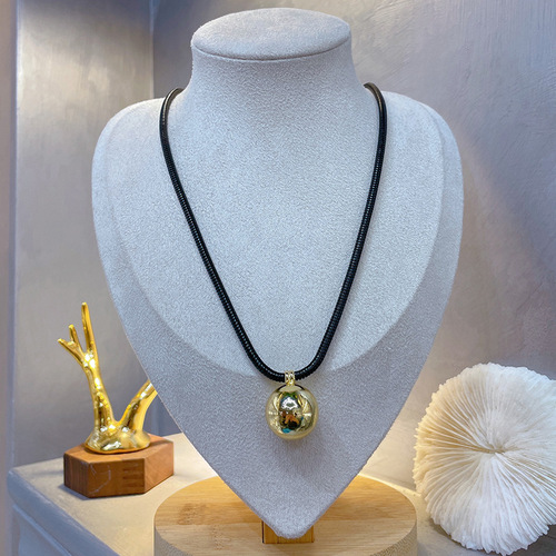 Round ball hemp rope necklace for women, cold and indifferent style, high-grade, light luxury, small design, clavicle chain, sweater chain 