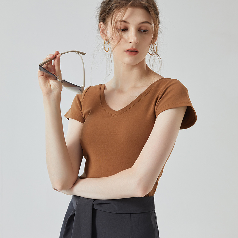 Bra-Free V Neck Short-Sleeved T-Shirt for Women, Pure Cotton with Padded Cup, One-Piece Petite, Beautiful Back, Slim-Fitting Top for Summer