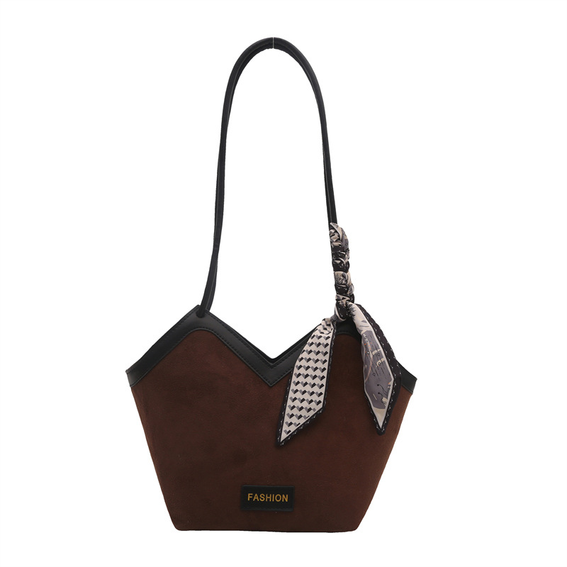 Bolso de hombro de alta capacidad de moda de color contrastante bolso de invierno de 2024 nuevo bolso de mano simple tendencia axilar