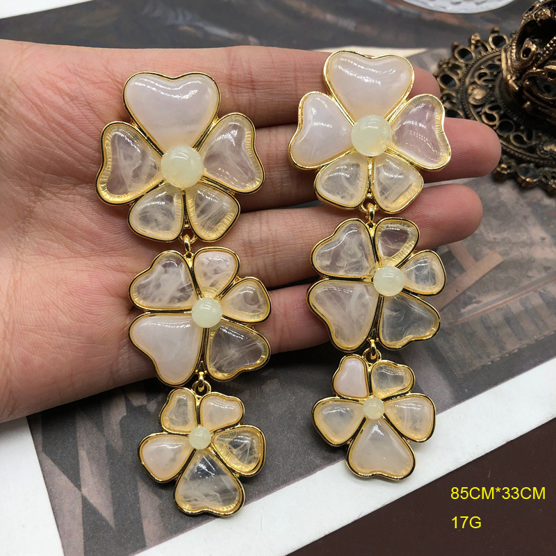 Alloy Material Flower Pattern Women'S Gender Plating Design 1 Pair Exaggerated Flower Alloy Plating Resin Women's Drop Earrings