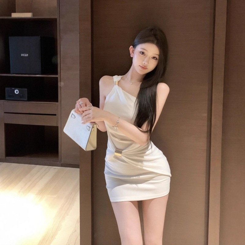 Sexy Hot Girl Style Slanted Shoulder One-Shoulder Suspender Dress for Women Summer New Slimming Look High-End Hip-Hugging Short Skirt Sexy Hot Girl Style Slanted Shoulder One-Shoulder Suspender Dress for Women Summer New Slimming Look High-End Hip-Hugging Short Skirt