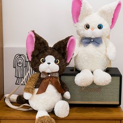 ネットの赤い爆発の震える音のドイツ語の巻き毛の猫の人形は猫のかわいいぬいぐるみのリュックサックを走って女の子に送ります。