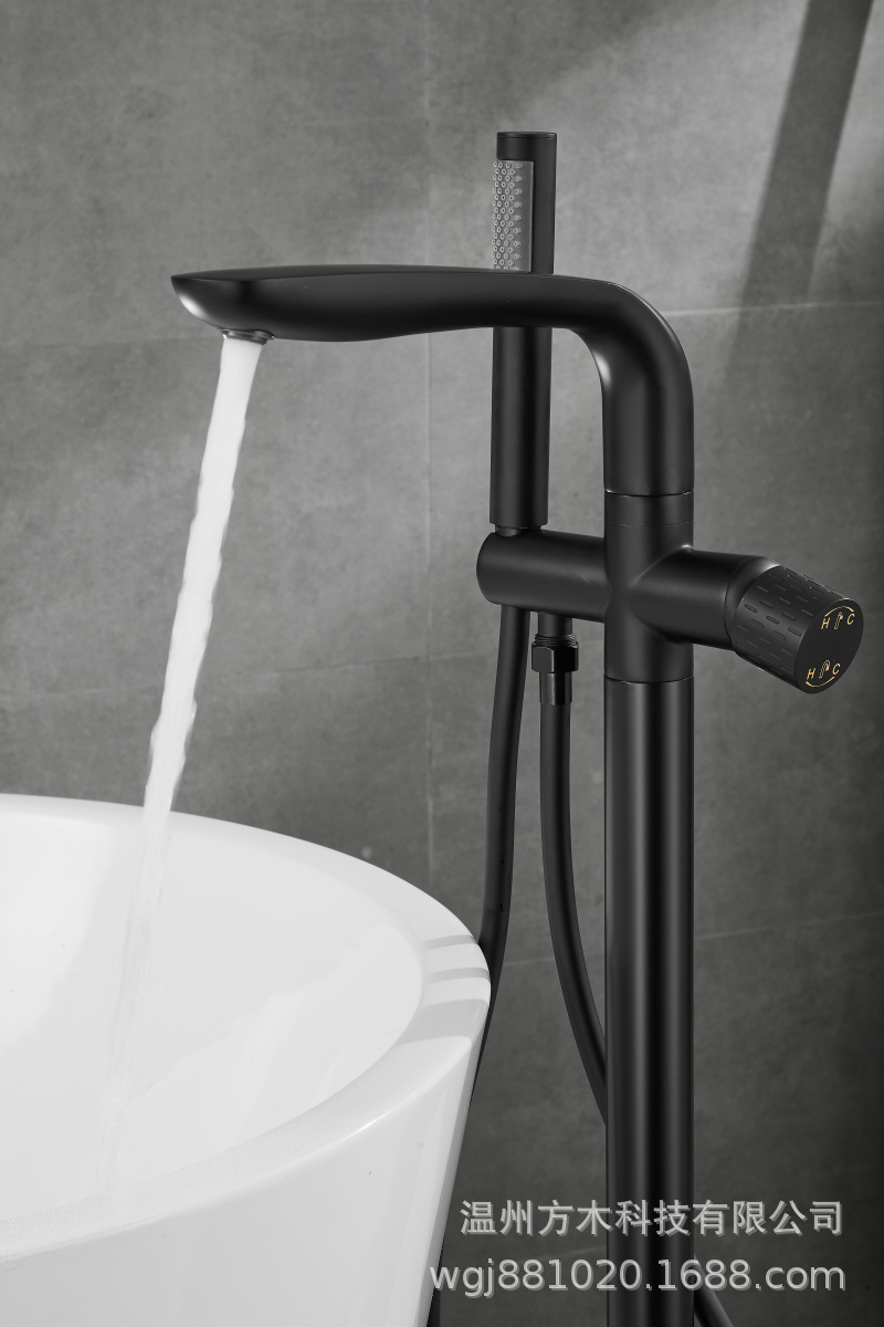 Black chrome-plated brushed gold gun gray floor-standing single-handle double-control ceramic valve core hot and cold water faucet, wooden bucket bathtub, showerhead undefined