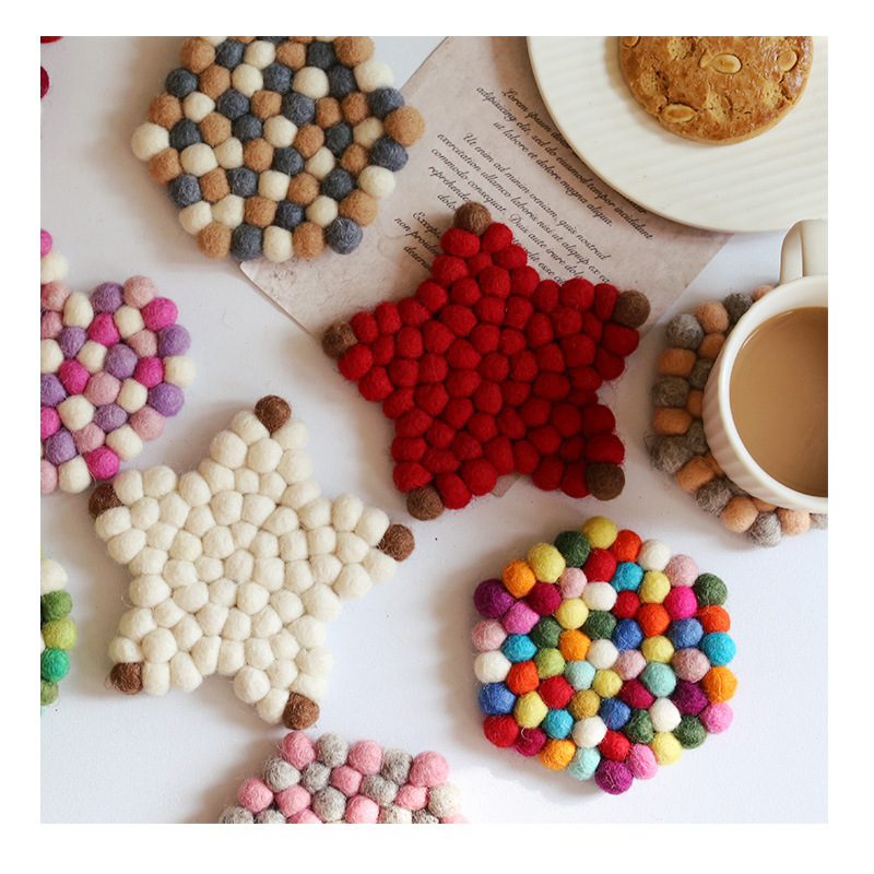 Zakka 바람 양모 펠트 볼 볼 볼 볼 작은 코스터 10cm 창조적 인 선물 placemat 단열 매트 스퀘어 펜타곤
