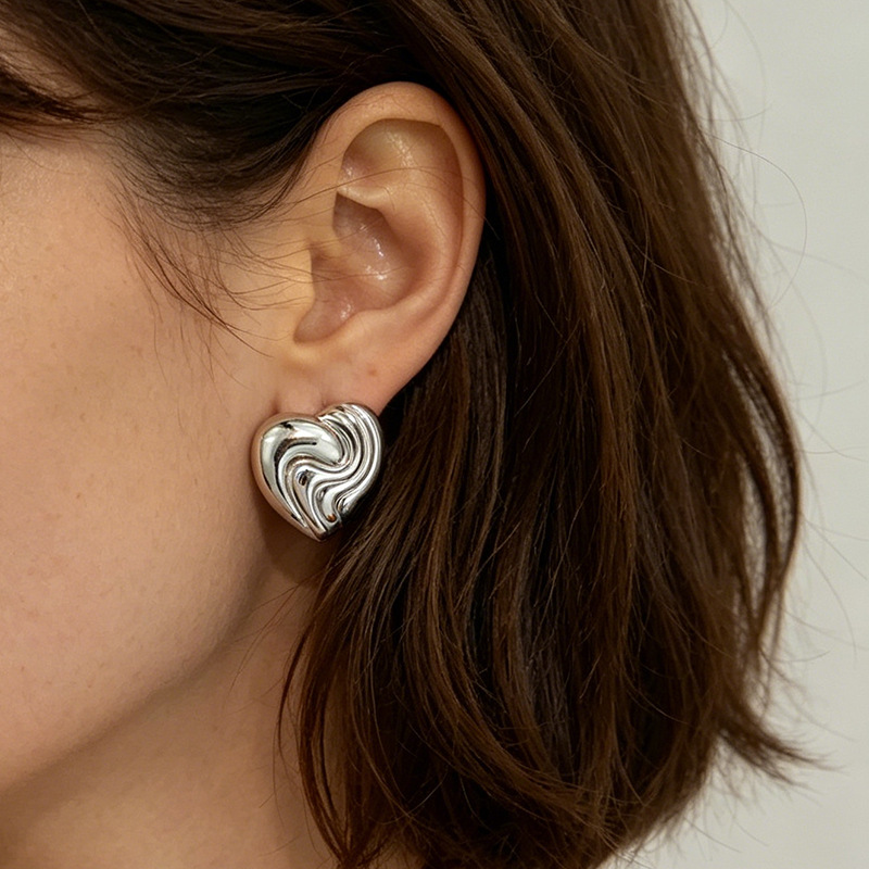 Europa y los Estados Unidos ins estilo nicho de moda personalidad joyas de acero inoxidable chapado en oro 18k textura pendientes de amor joyas joyas mujeres