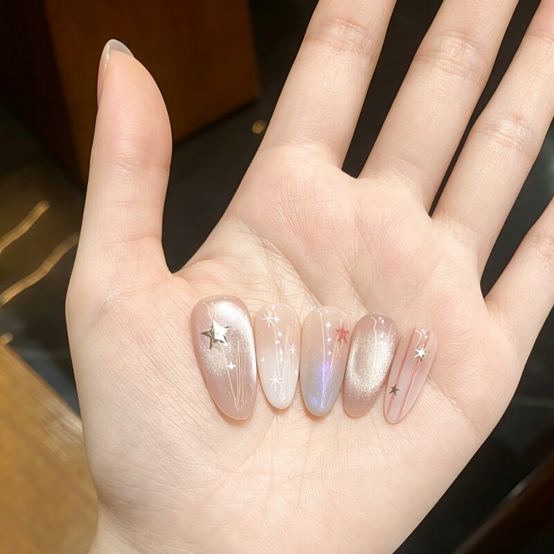 Handmade Cat-Eye Star Nail Art with Fine Glitter and Crushed Diamonds, Oval-Shaped, Gentle and Elegant, Enhances Complexion, High-End Fake Nail Stickers